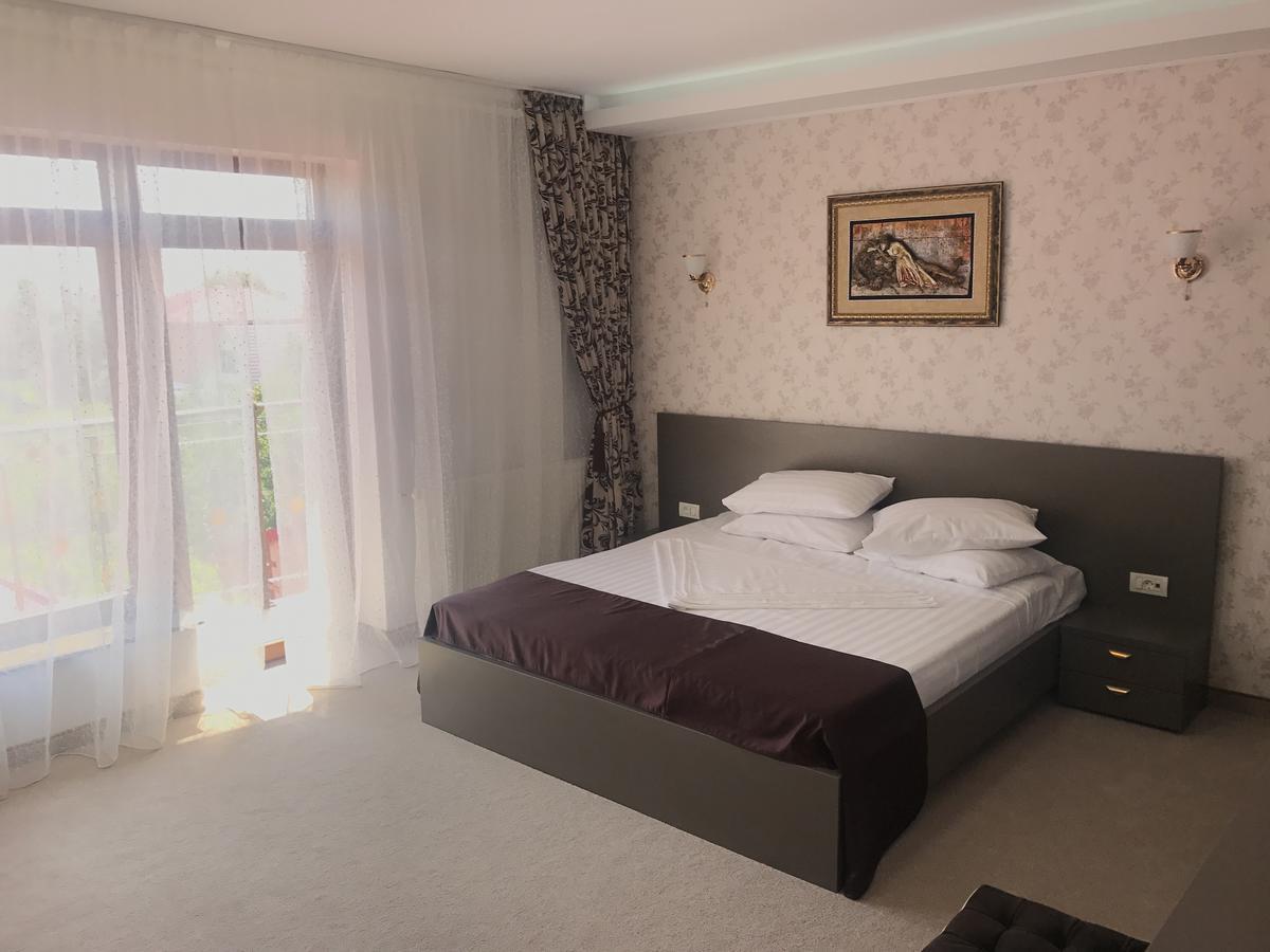 Hotel Geani à Năvodari Extérieur photo