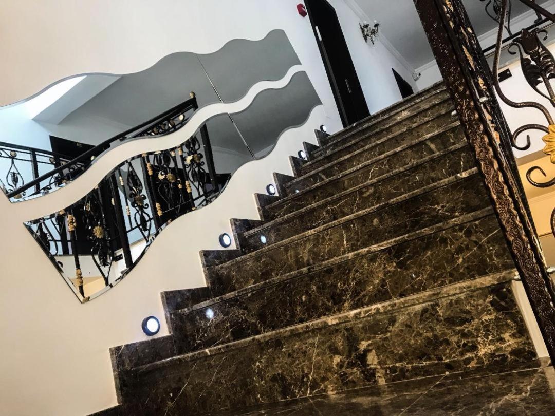 Hotel Geani à Năvodari Extérieur photo