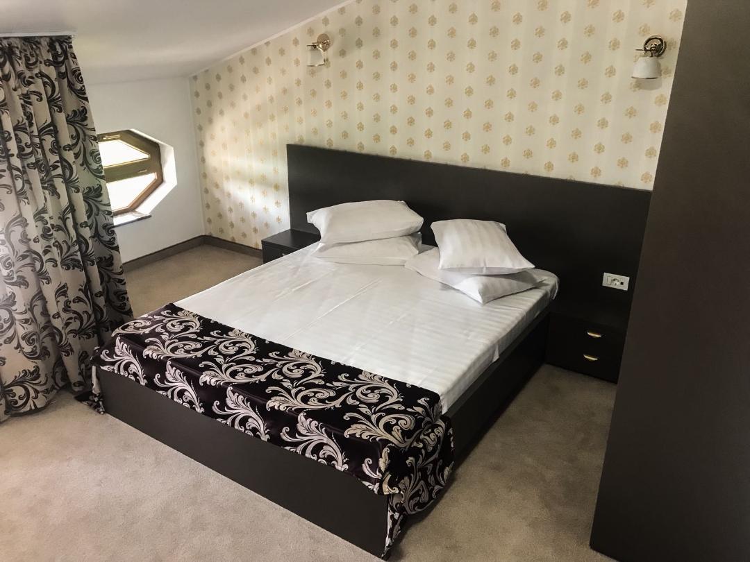 Hotel Geani à Năvodari Extérieur photo