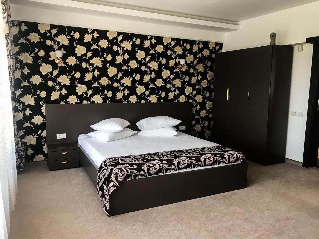 Hotel Geani à Năvodari Extérieur photo